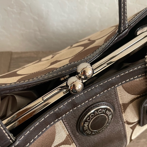 Coach Kisslock Frame Satchel - Picture 6 of 16